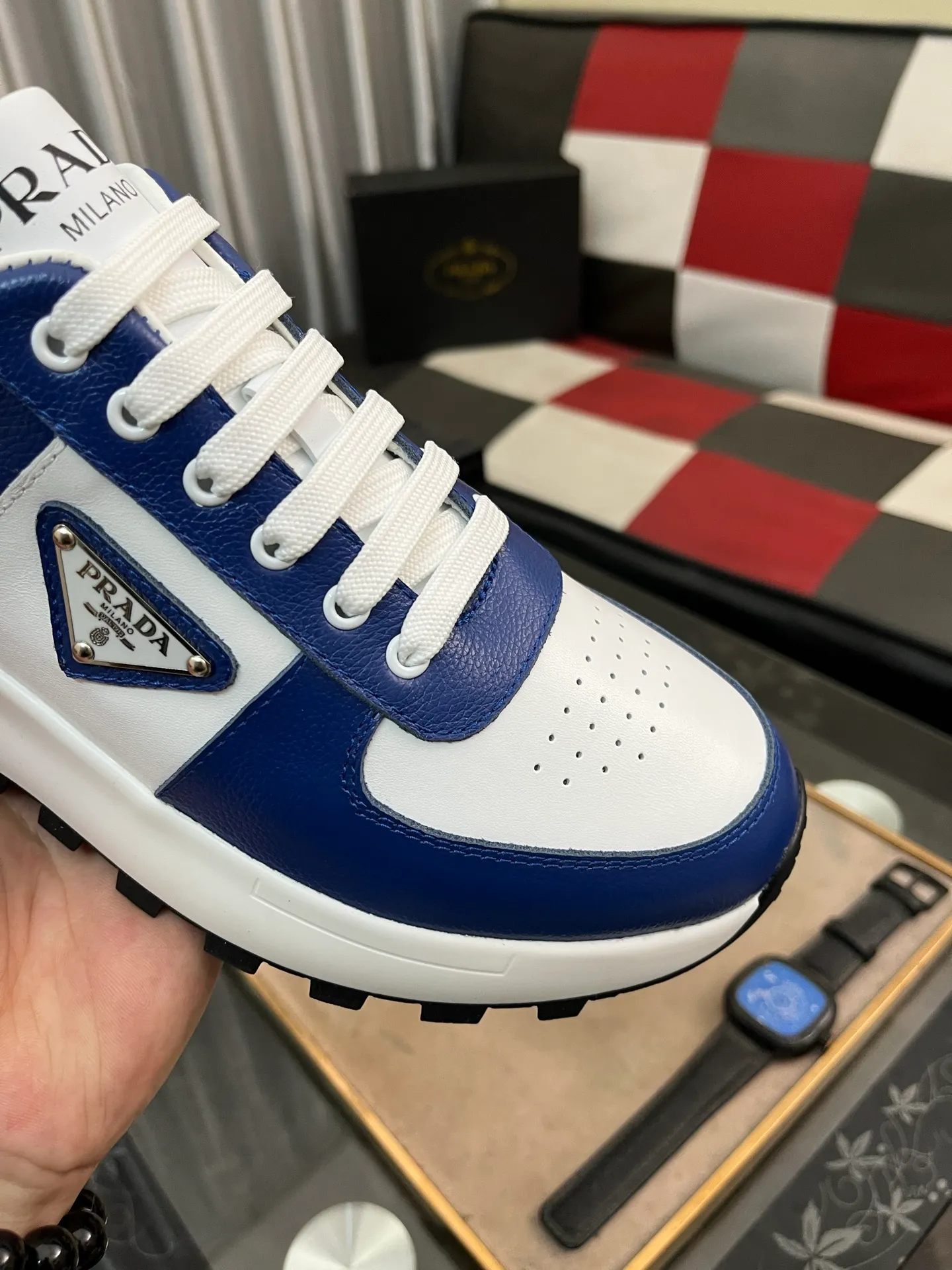 Men's shoes 💰440⌚️⌚️ PRADA [Prada] popular men's shoes, casual shoes and sports shoes! High-end quality 🍀 The upper is made of imported original cowhide 💥 cowhide lining; the original molded outsole. The style is correct and elegant, comfortable and versatile💪 Three quality guarantees. Size: 38-44, 3️⃣colors available.